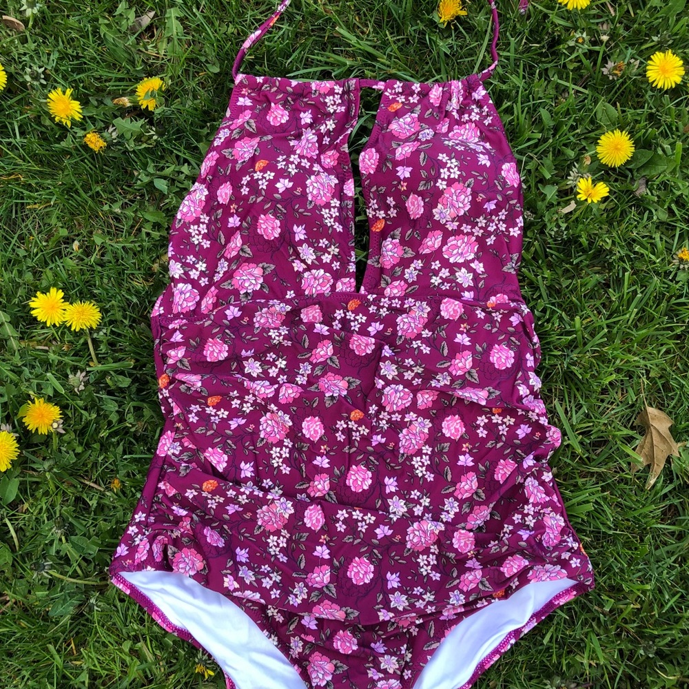 Floral cupshe one piece suit.